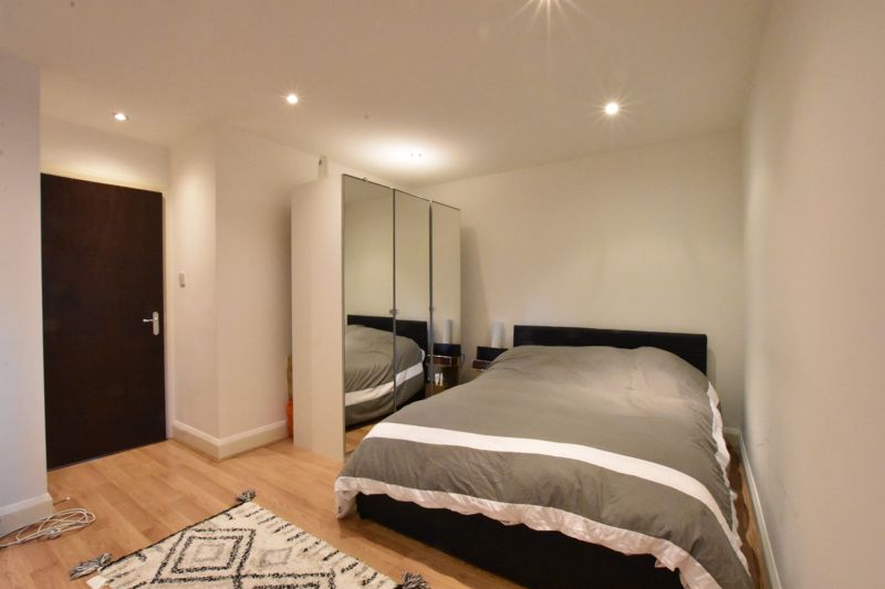 Bedroom- click for photo gallery